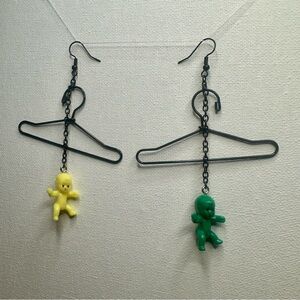 Green & Yellow, twins, black